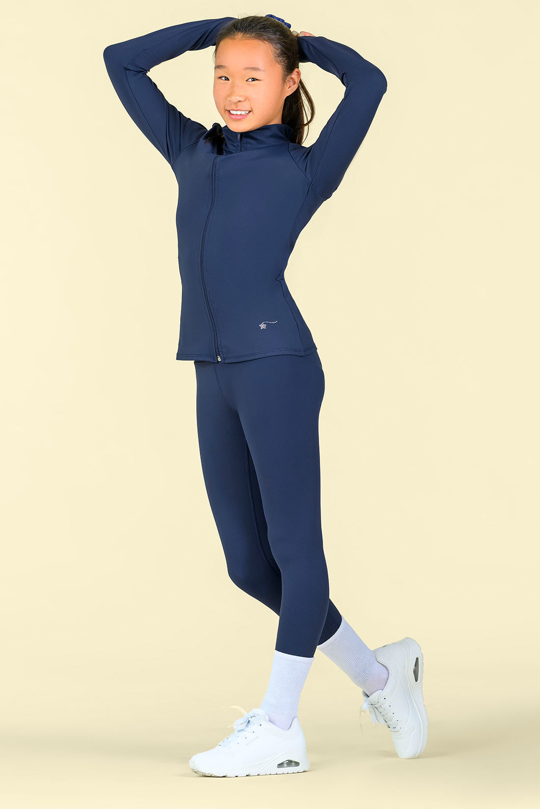 Navy blue workout outfit by Destira, 2026